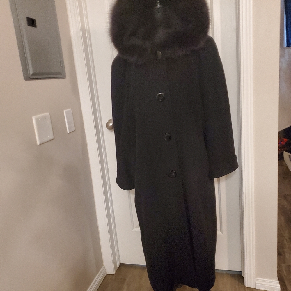 Collection" Toni Plus" Coat - Picture 8 of 8